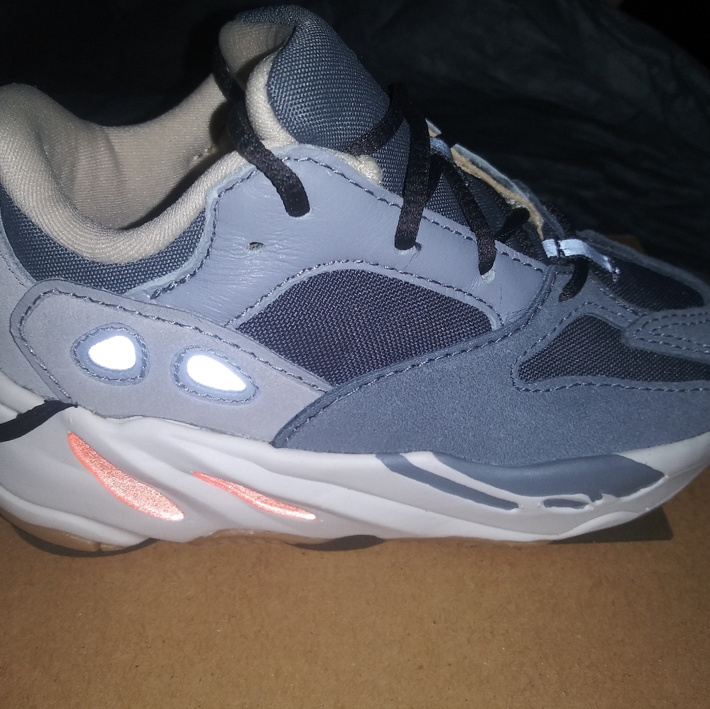 Adidas YEEZY boots 700 V1 Infant
